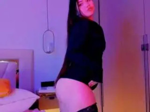 Enjoy watching the hardcore movie of Yummym Cam porn model from camsoda