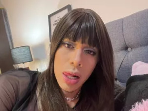 Play the complete video of RouseHilto, 21 years old, brown hair trans