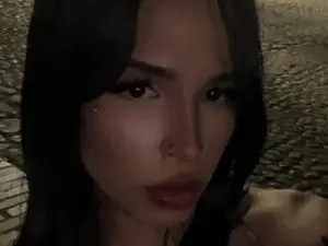 Stream this uncensored scene of isabellxstar, 20 years old, brown hair trans