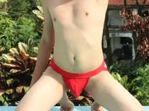 Play full scene titled AndyFame19, 18 years old, brunette hair male