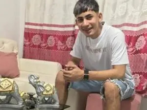 Watch this full clip of boylatinosexxxx, 20 years old, colored hair male