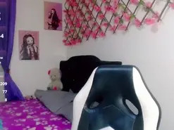 Play this uncut video of audrey_hot, 22 years old, trans