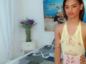 Play this uncut clip of zafaerahot, trans