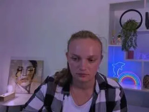 Enjoy watching HD scene of Karoline-bell Cam porn model from camsoda