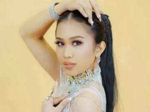 Play the uncut movie titled KylieHansley, 22 years old, brown hair trans