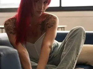 Play the uncut video called MadameLilith, 18 years old, colored hair trans