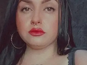 Play the uncut scene named Im_MissFabiola, 24 years old, brunette hair trans