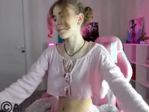 Stream complete scene named Sunshinnneeee Cam porn model from chaturbate