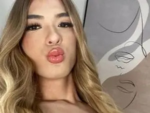 Watch hardcore movie of NayshaLopesTS, 18 years old, blonde hair trans